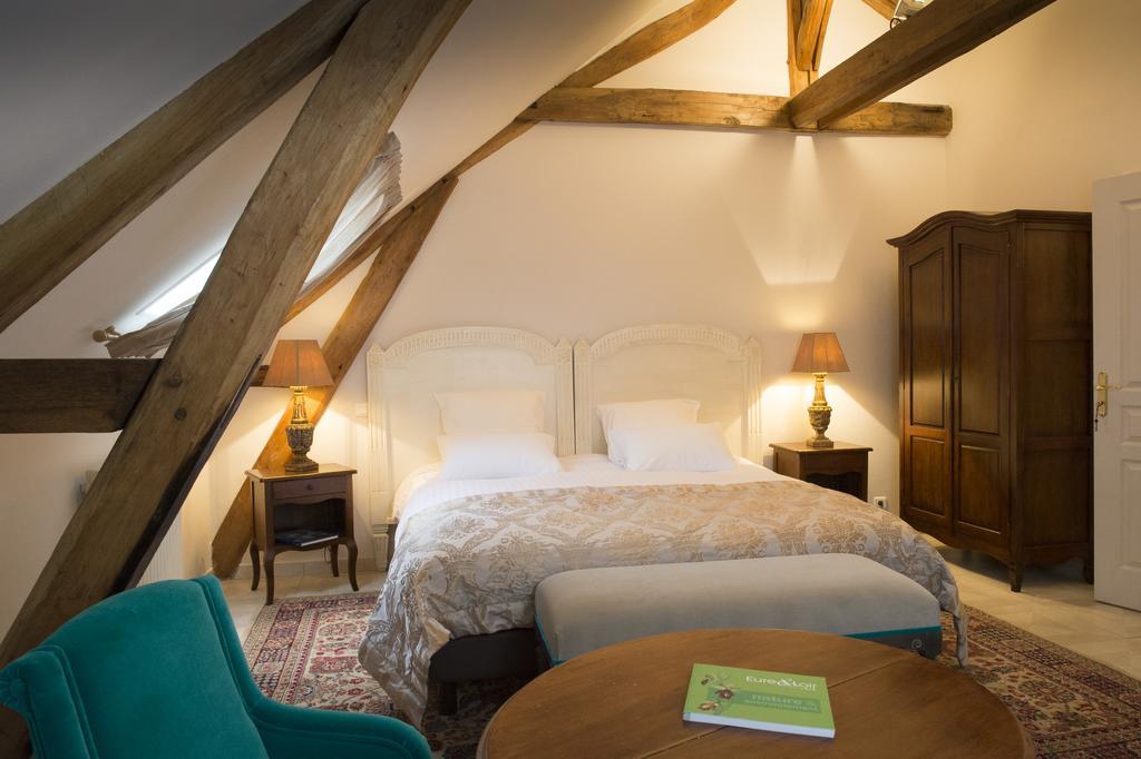 Aux Charmes De Maintenon Room photo